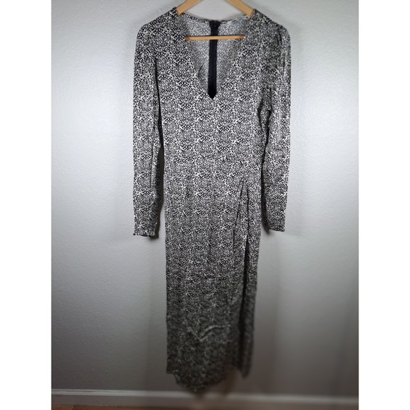 Zara Dresses & Skirts - Zara Long Sleeve Midi Dress Black White Geometric Abstract Print V-Neck Size S